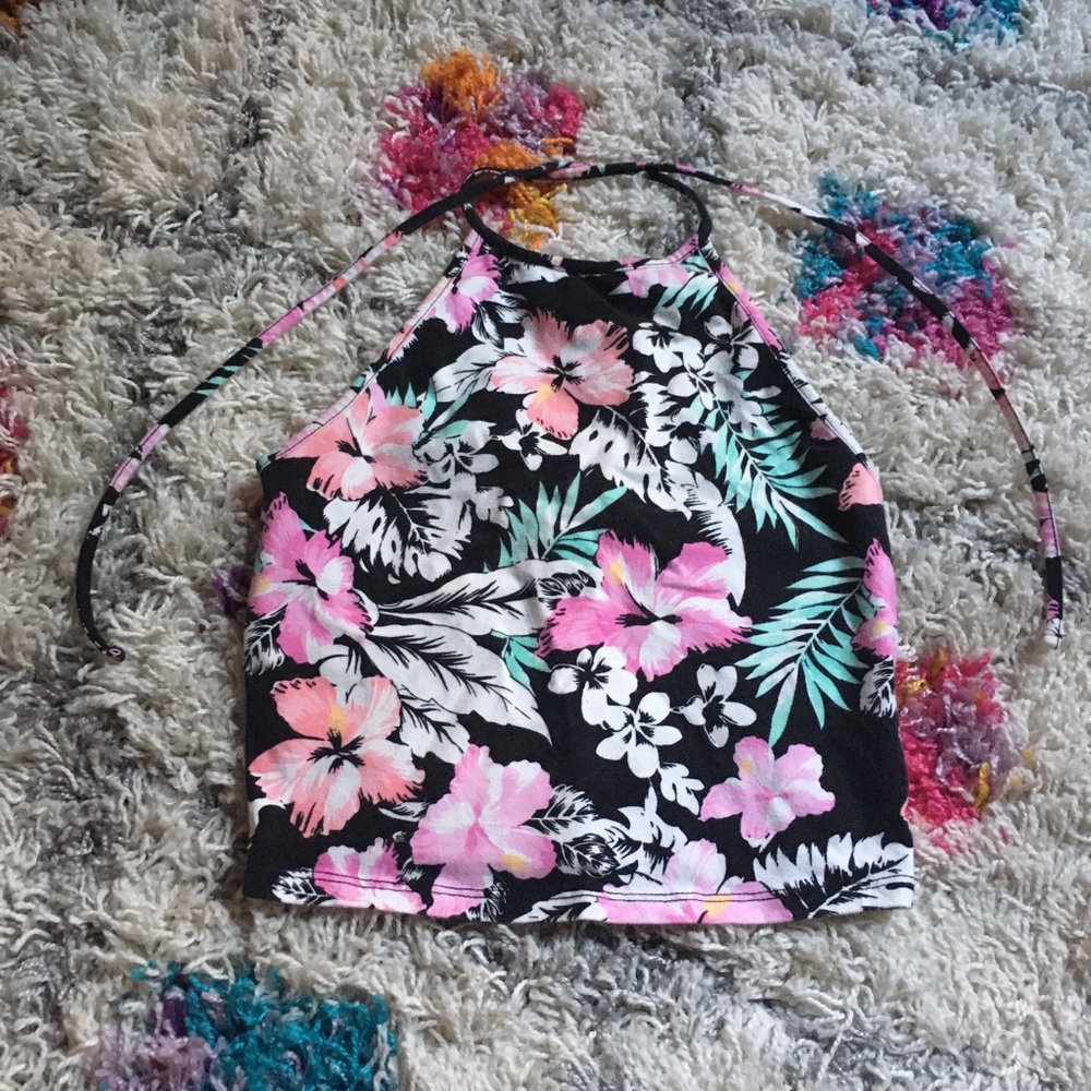 🔴3 for $10 Hibiscus halter crop top